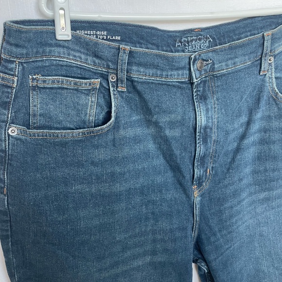 Women's Highest-rise Vintage 70s plus size flared Jeans - Picture 2 of 7